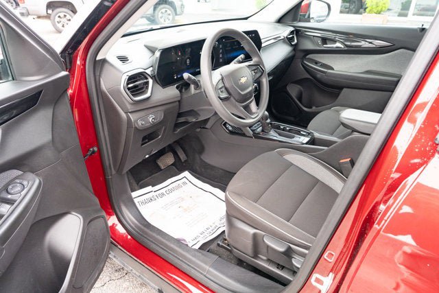 Used 2025 Chevrolet TrailBlazer LT FWD image 14