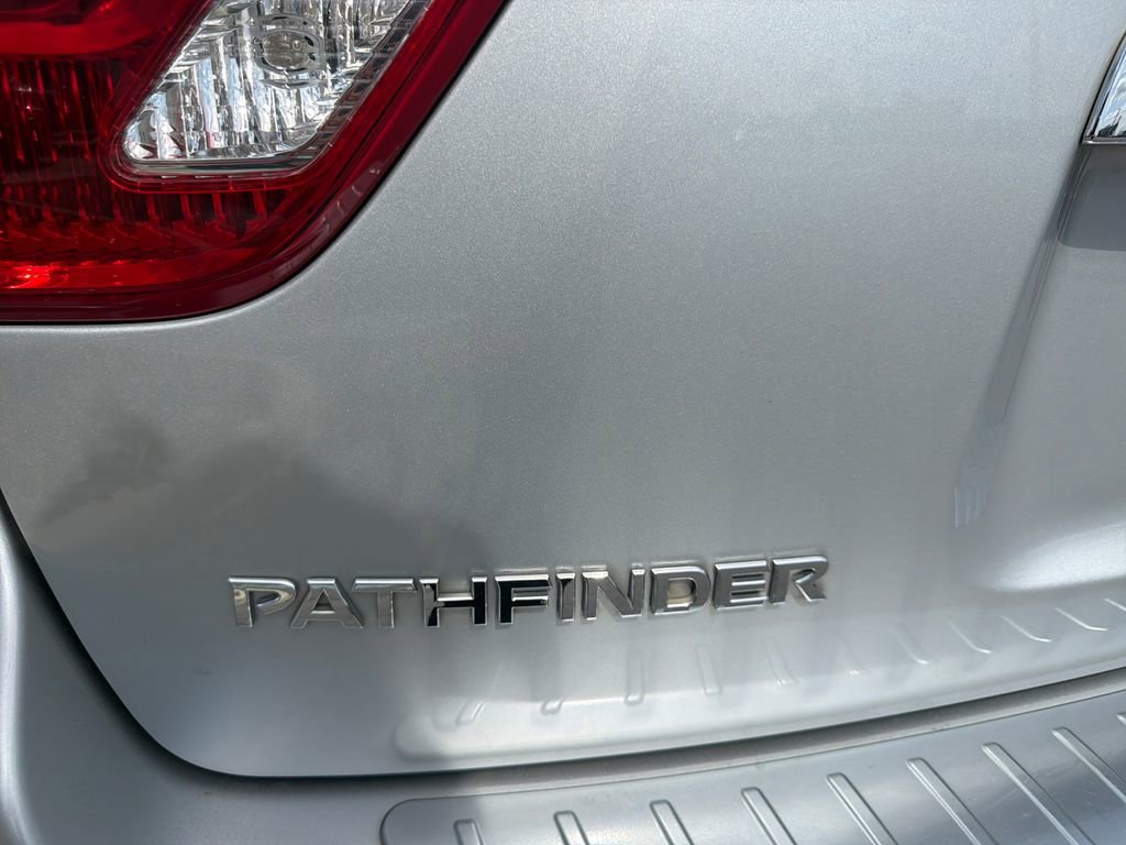Used 2020 Nissan Pathfinder SL AWD/4WD image 10
