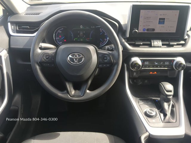 Used 2025 Toyota RAV4 XLE AWD/4WD image 16
