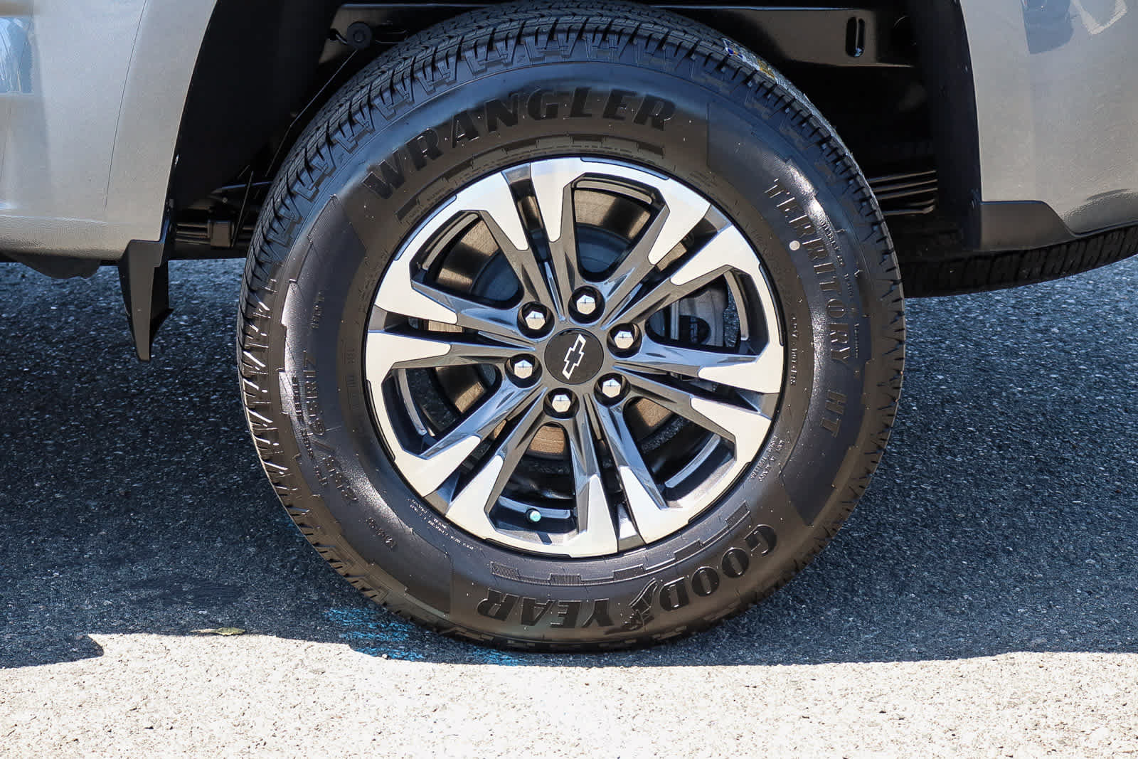 Used 2021 Chevrolet Colorado Z71 AWD/4WD image 13