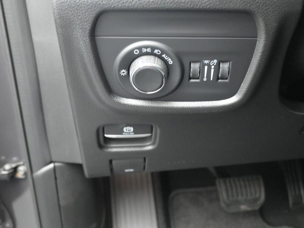 New 2025 Jeep Grand Cherokee L Altitude image 20