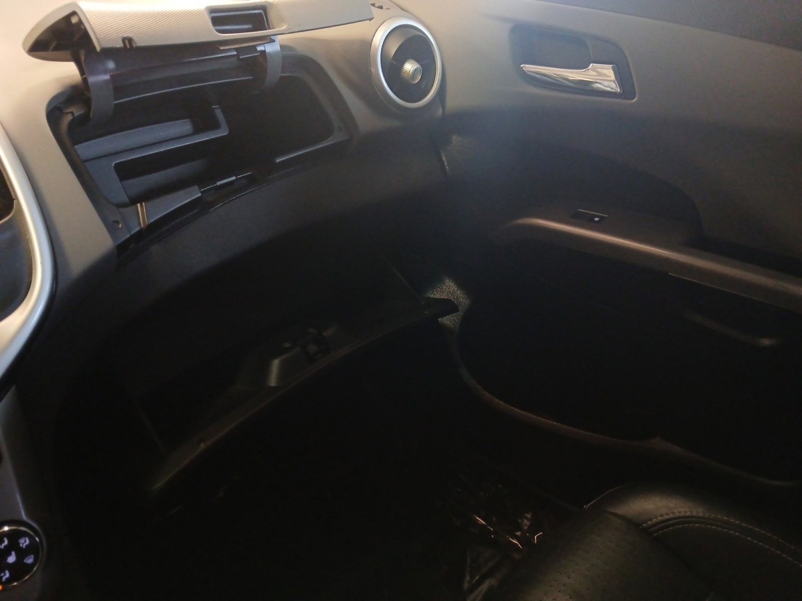 Used 2017 Chevrolet Sonic Premier image 22