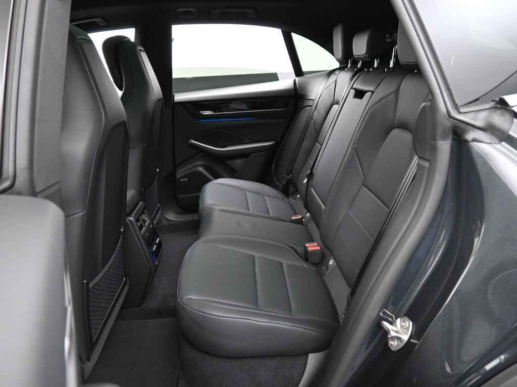 Certified 2025 Porsche Macan Electric RWD image 24