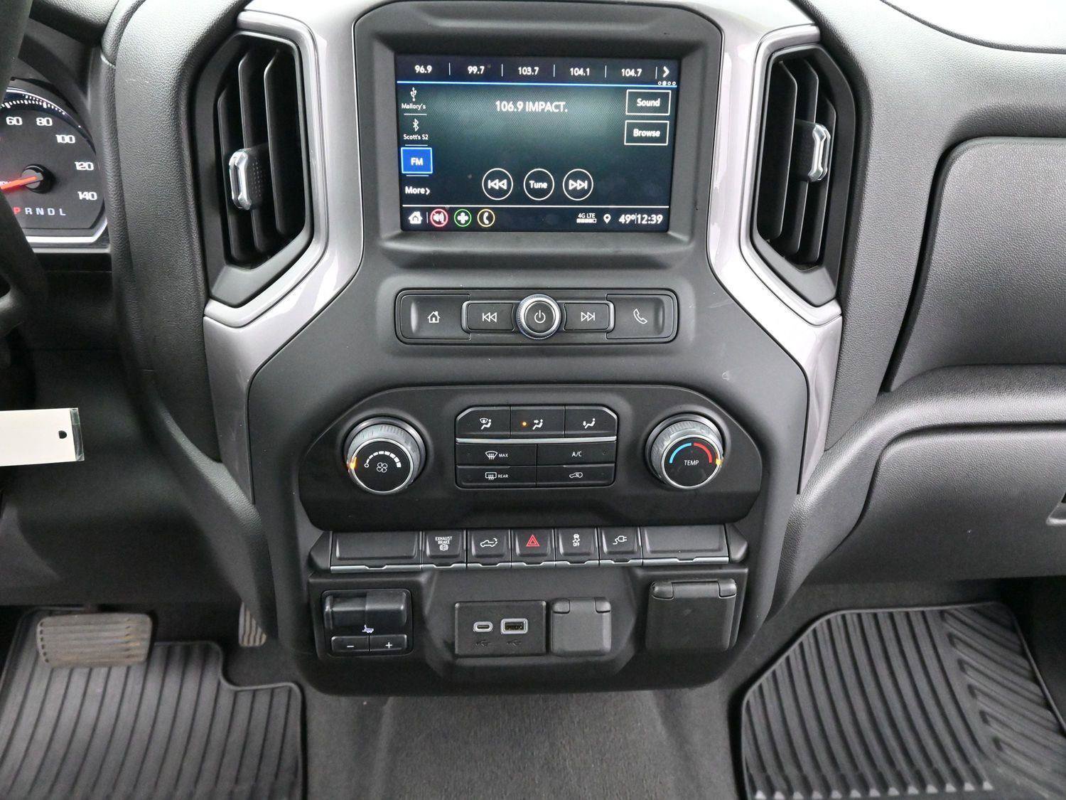 Used 2022 Chevrolet Silverado 2500 Custom w/ Custom Value Package image 22