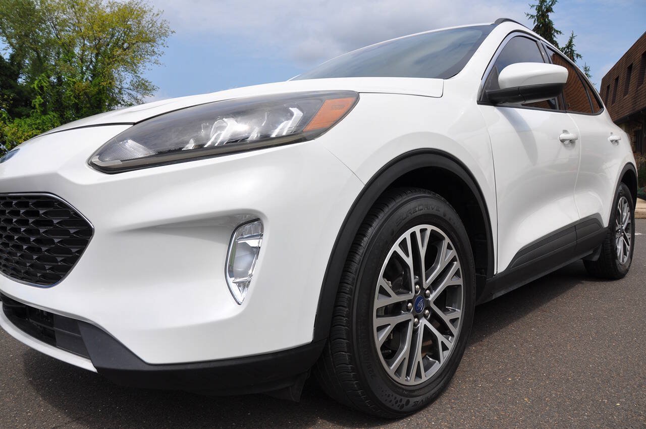 Used 2020 Ford Escape SEL FWD image 3
