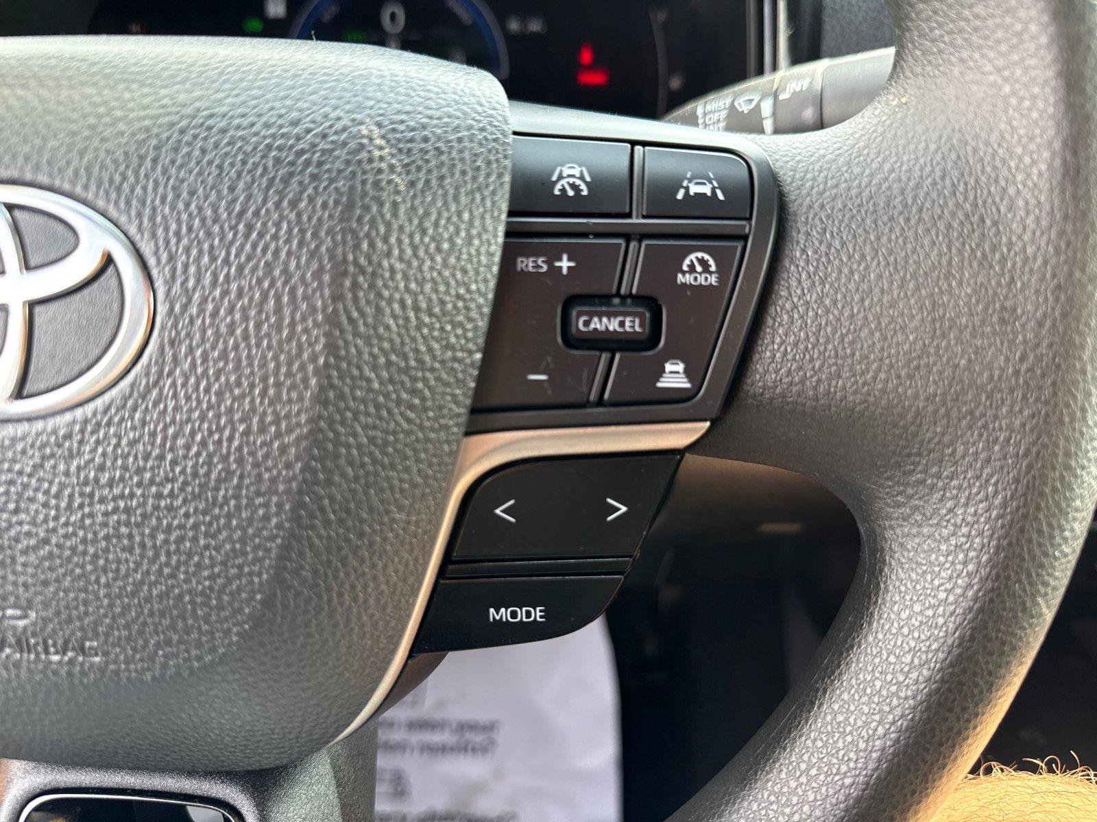 Used 2025 Toyota Camry LE FWD image 16