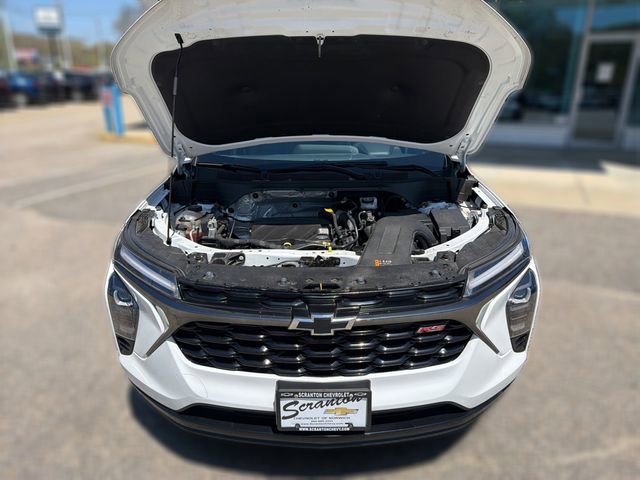 Used 2024 Chevrolet Trax RS FWD image 11