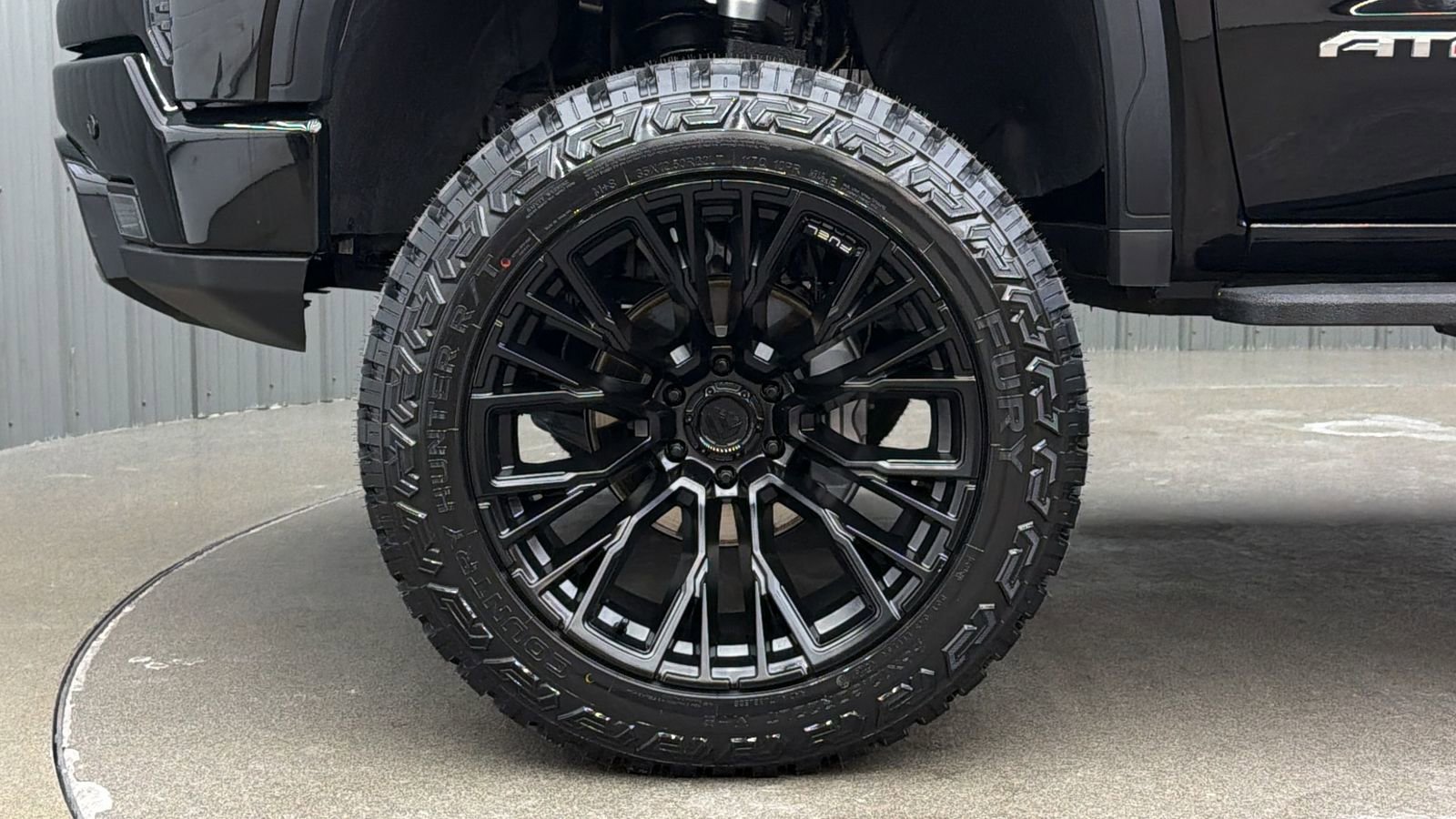 Used 2025 GMC Sierra 1500 AT4 w/ Technology Package image 10