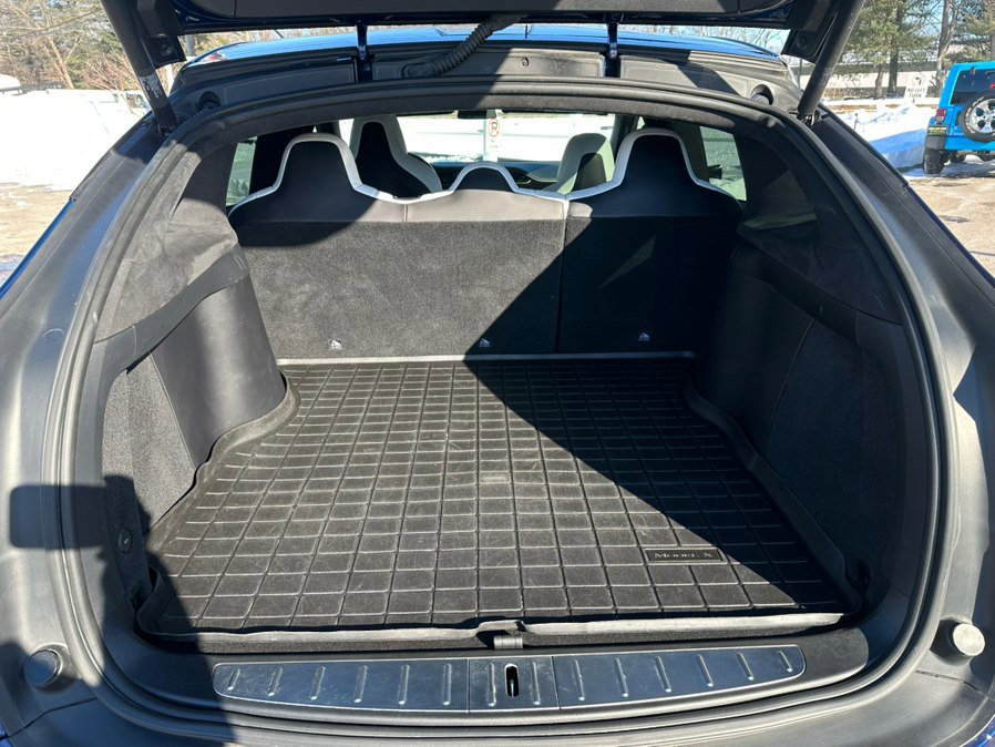 Used 2018 Tesla Model X 75D image 22