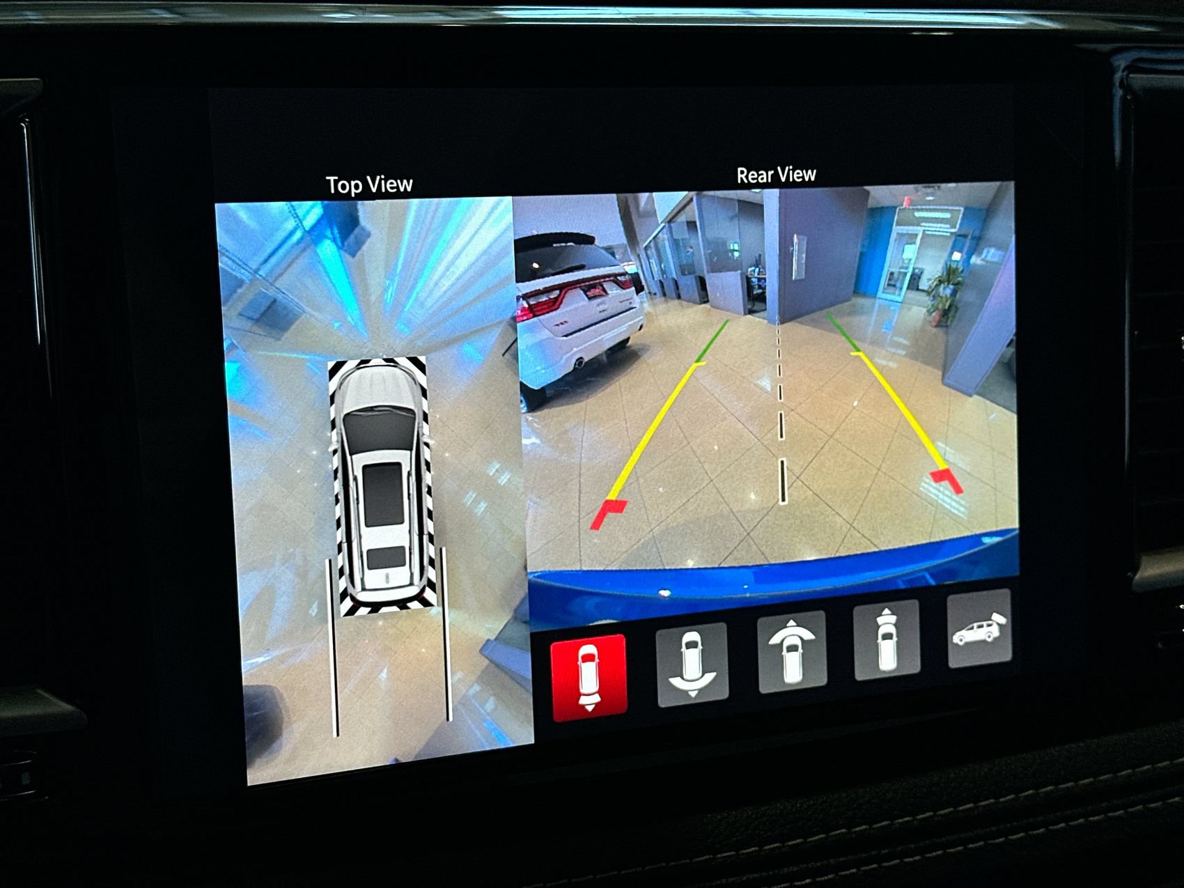 New 2027 Chrysler Pacifica Limited w/ Trailer Tow Group FWD image 17