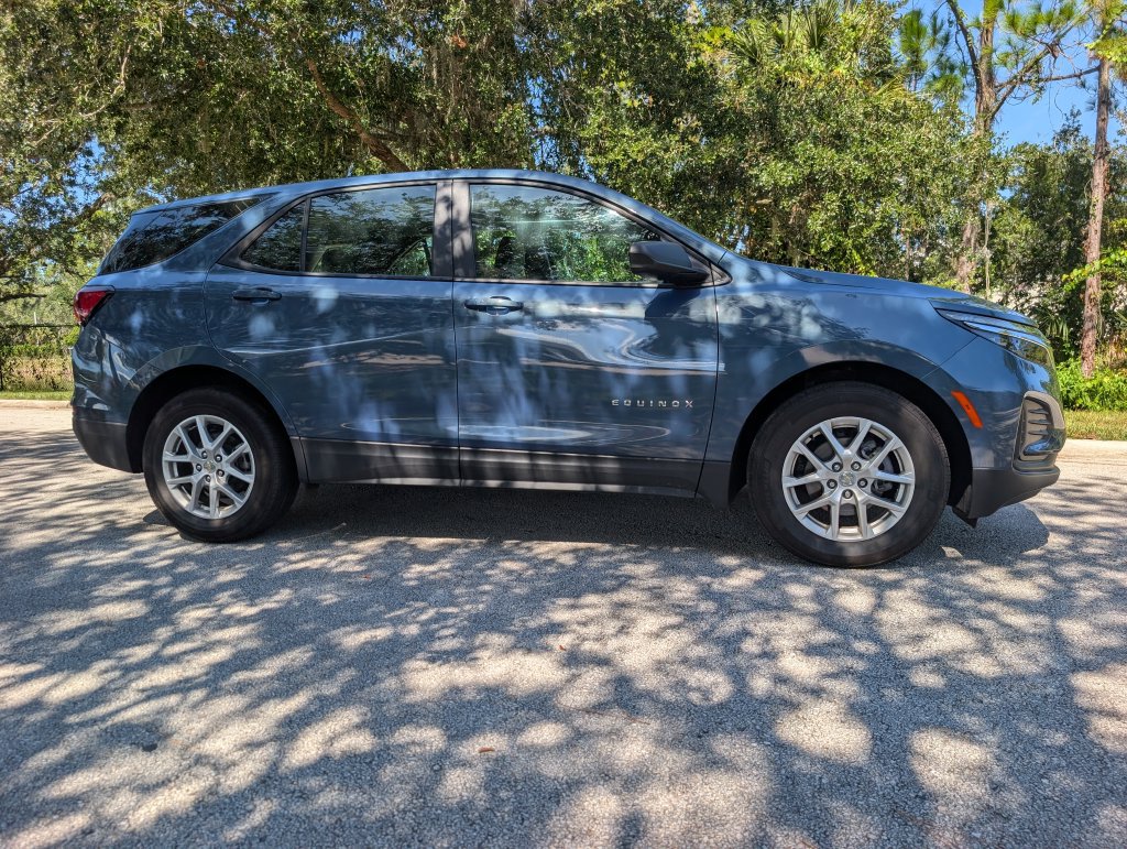 Used 2024 Chevrolet Equinox LS w/ Driver Confidence II Package FWD image 10