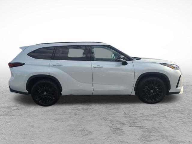 Certified 2025 Toyota Highlander XSE AWD/4WD image 4
