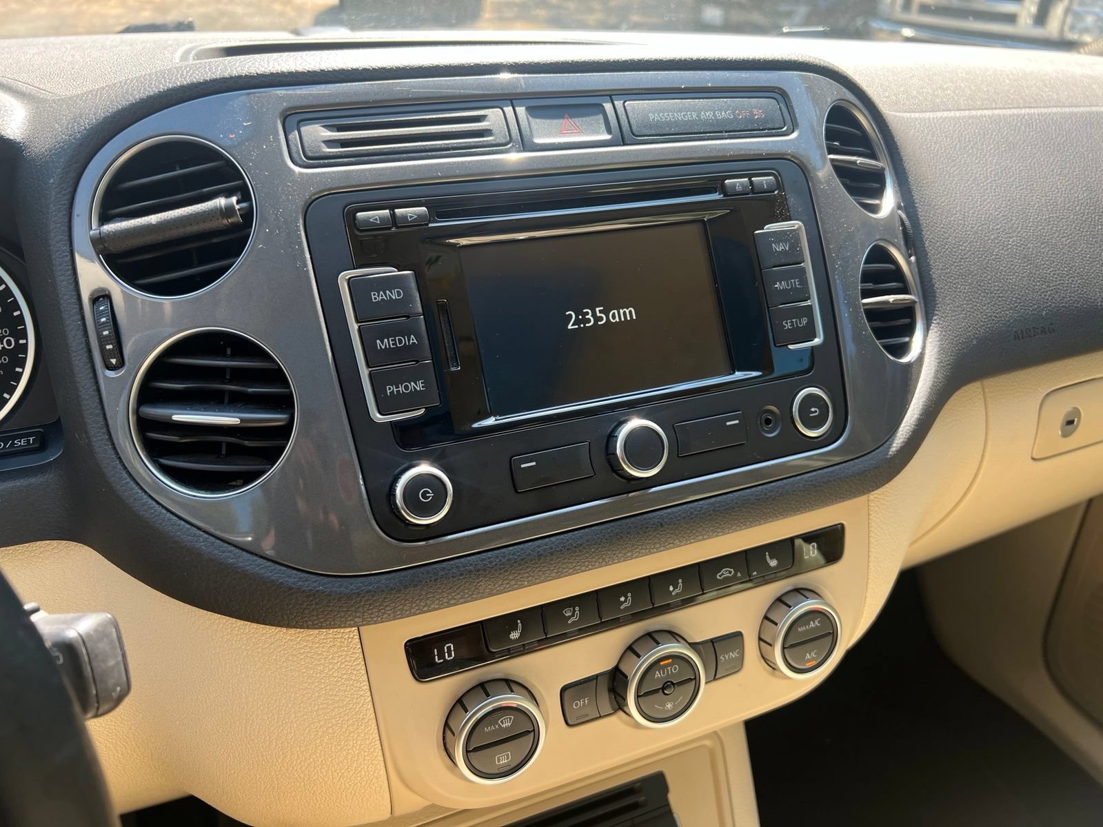 Used 2014 Volkswagen Tiguan SEL FWD image 13