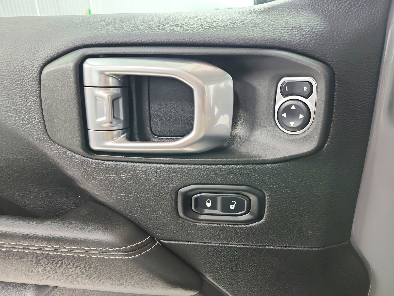 Used 2021 Jeep Wrangler Unlimited Sahara w/ LED Lighting Group image 29