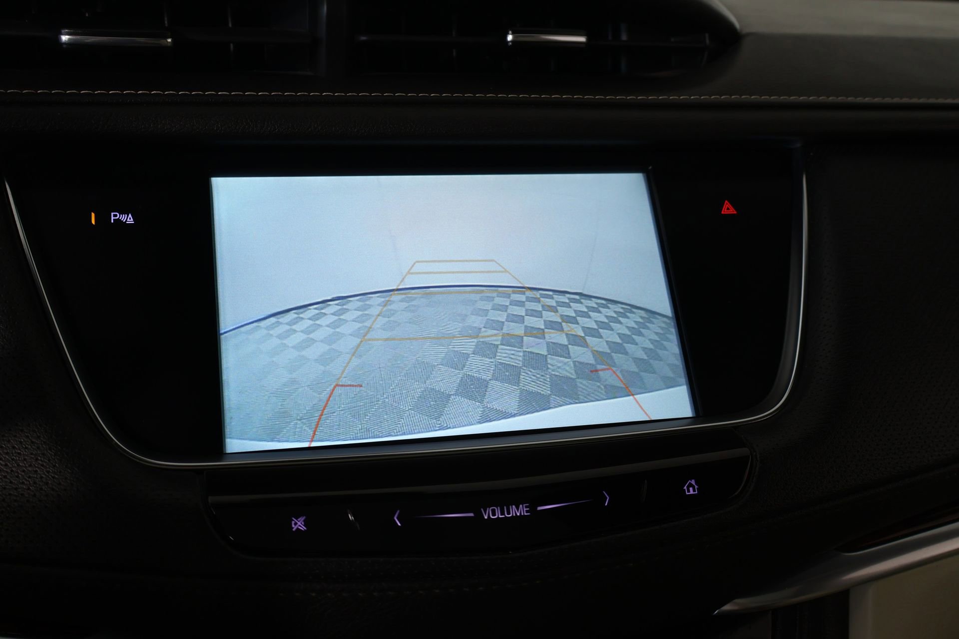 Used 2018 Cadillac XT5 Luxury w/ Driver Awareness Package image 6