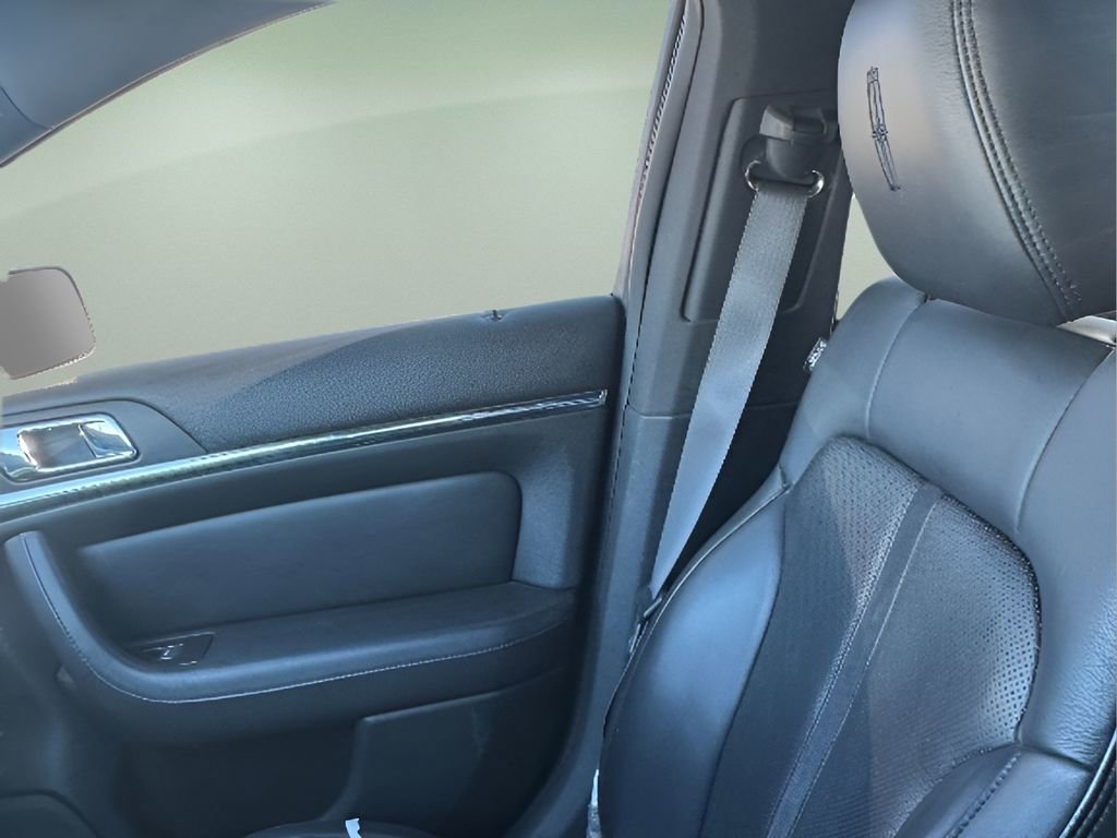 Used 2009 Lincoln MKS AWD image 12