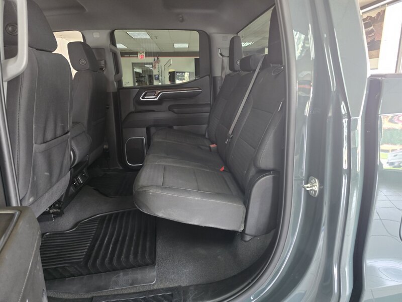 Used 2025 Chevrolet Silverado 1500 LT AWD/4WD image 11