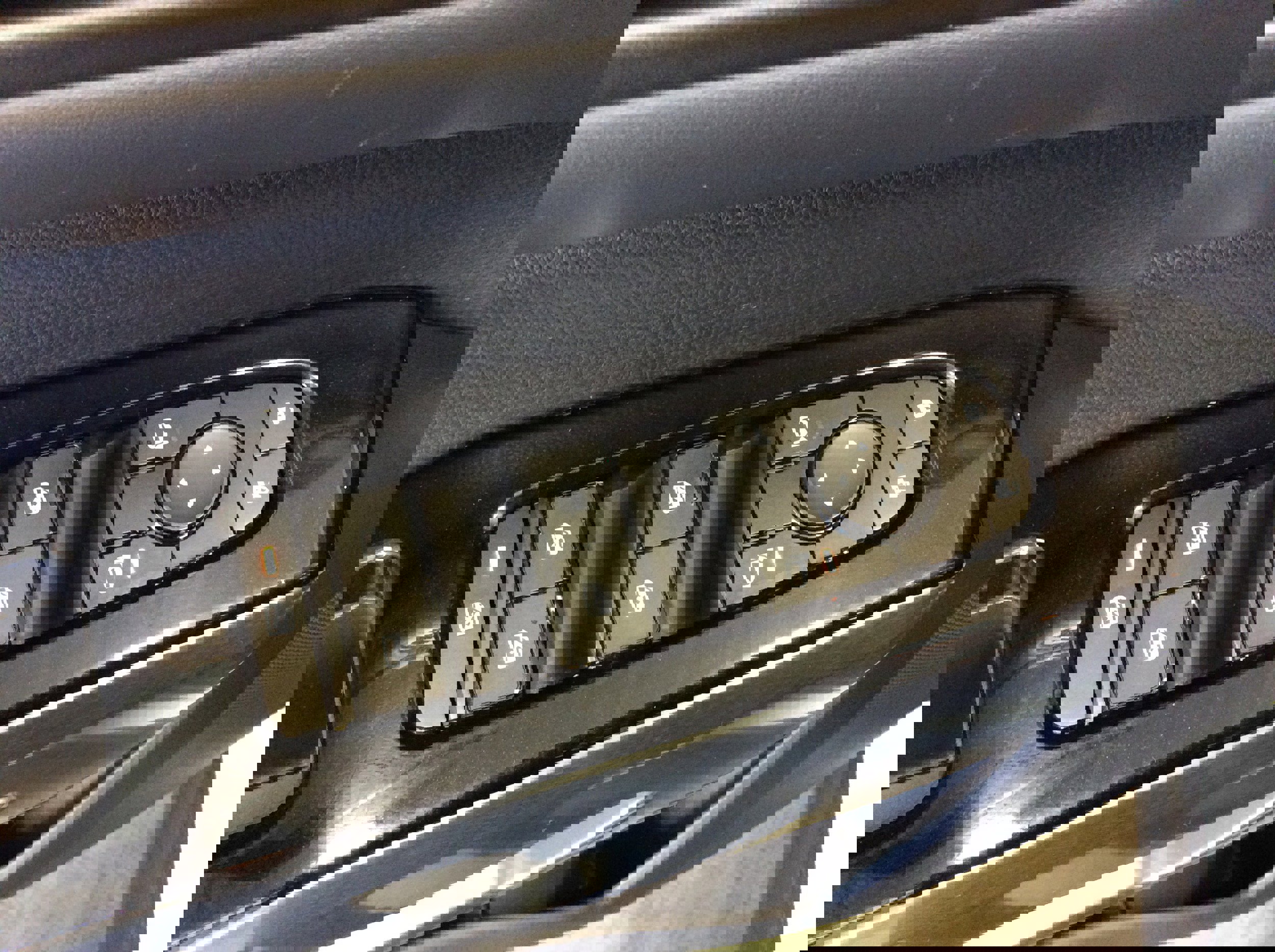 Used 2024 Nissan Pathfinder SL w/ Black Appearance Package image 14