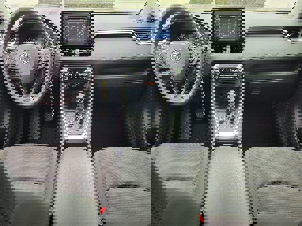 Used 2019 Toyota RAV4 LE image 12