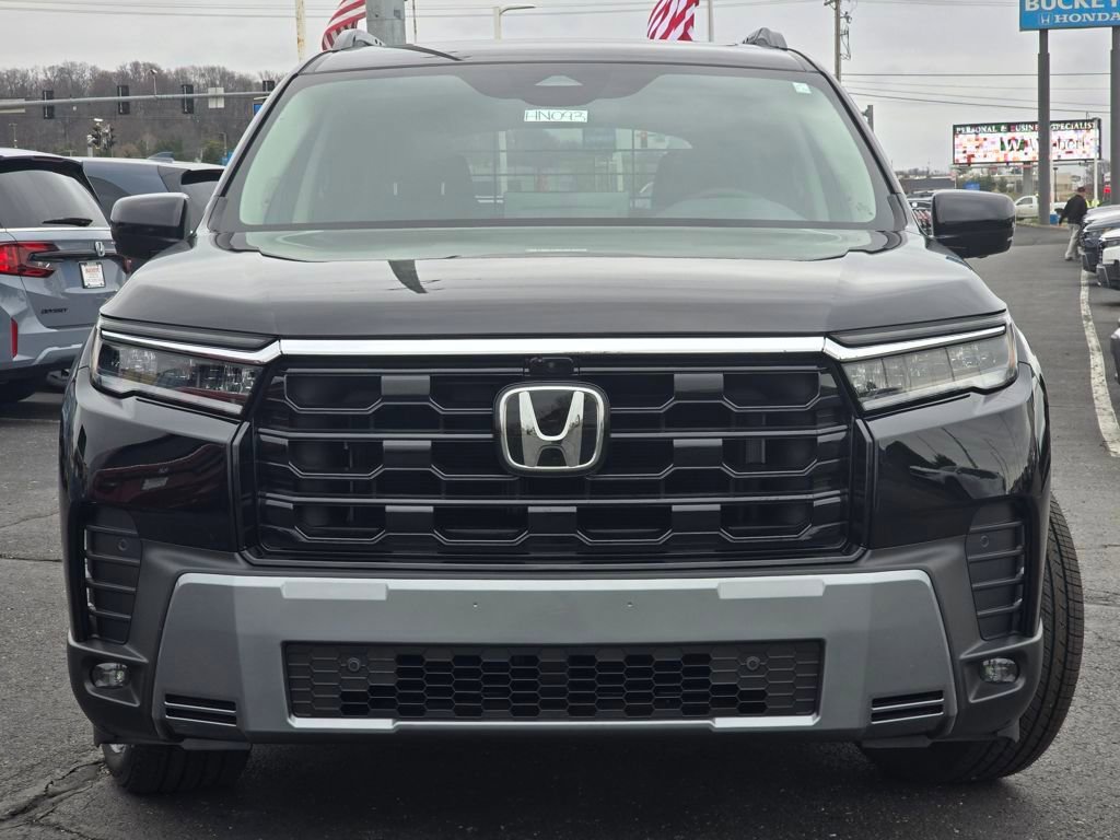 New 2026 Honda Pilot Touring image 3
