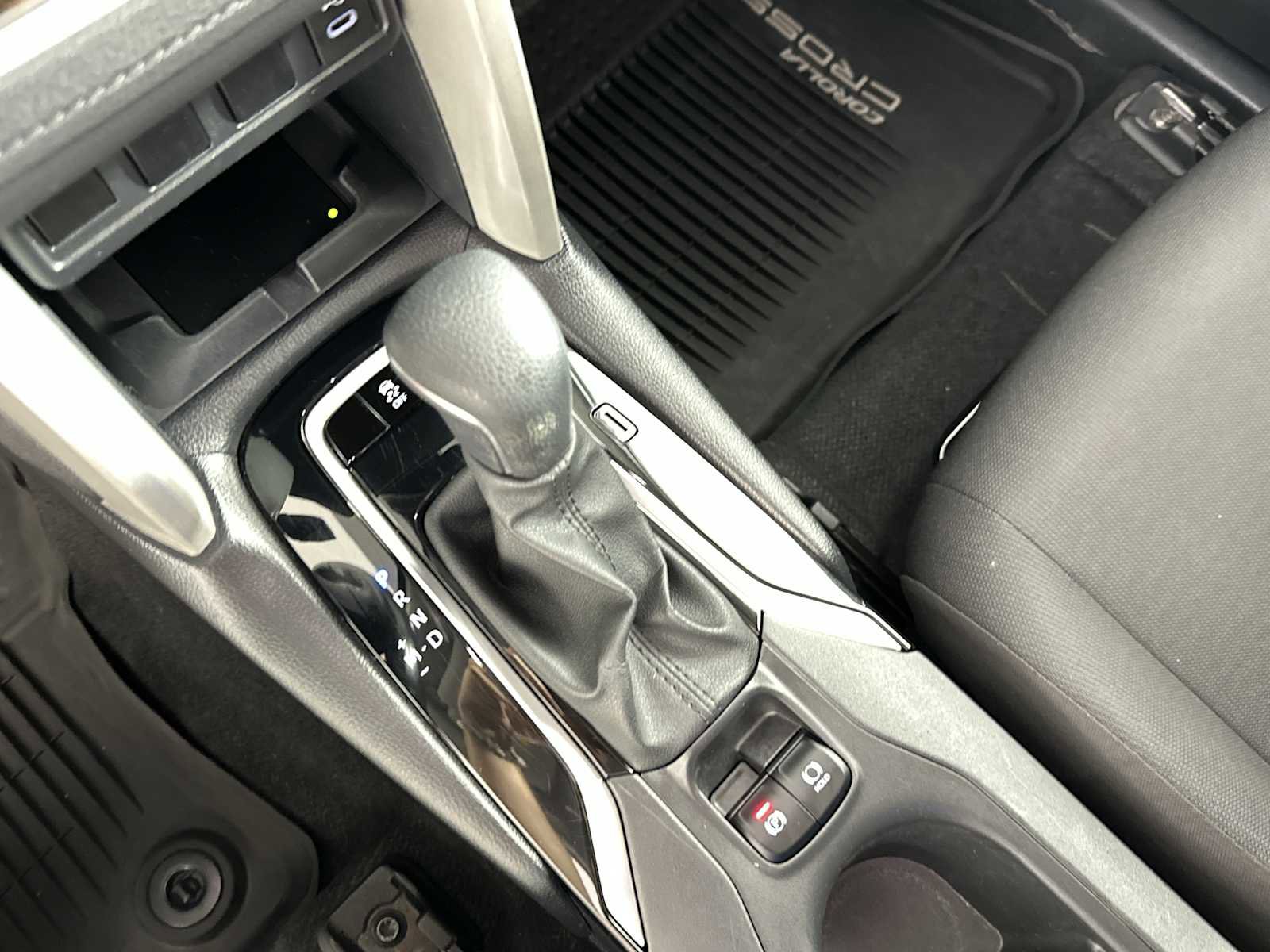 Used 2024 Toyota Corolla Cross LE AWD/4WD image 21