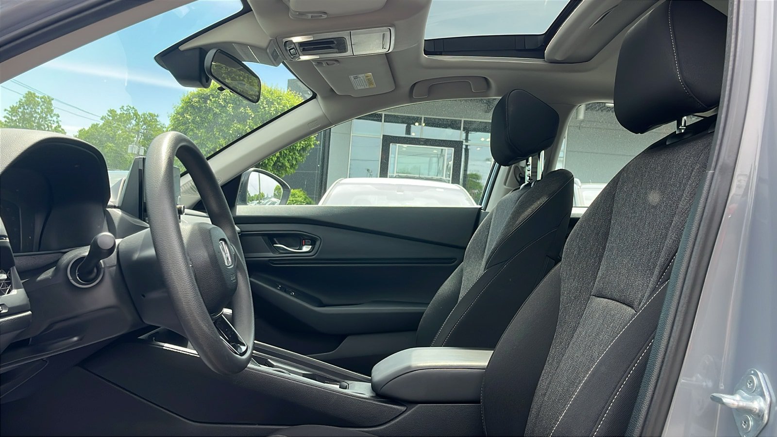 Used 2025 Honda Accord SE image 10