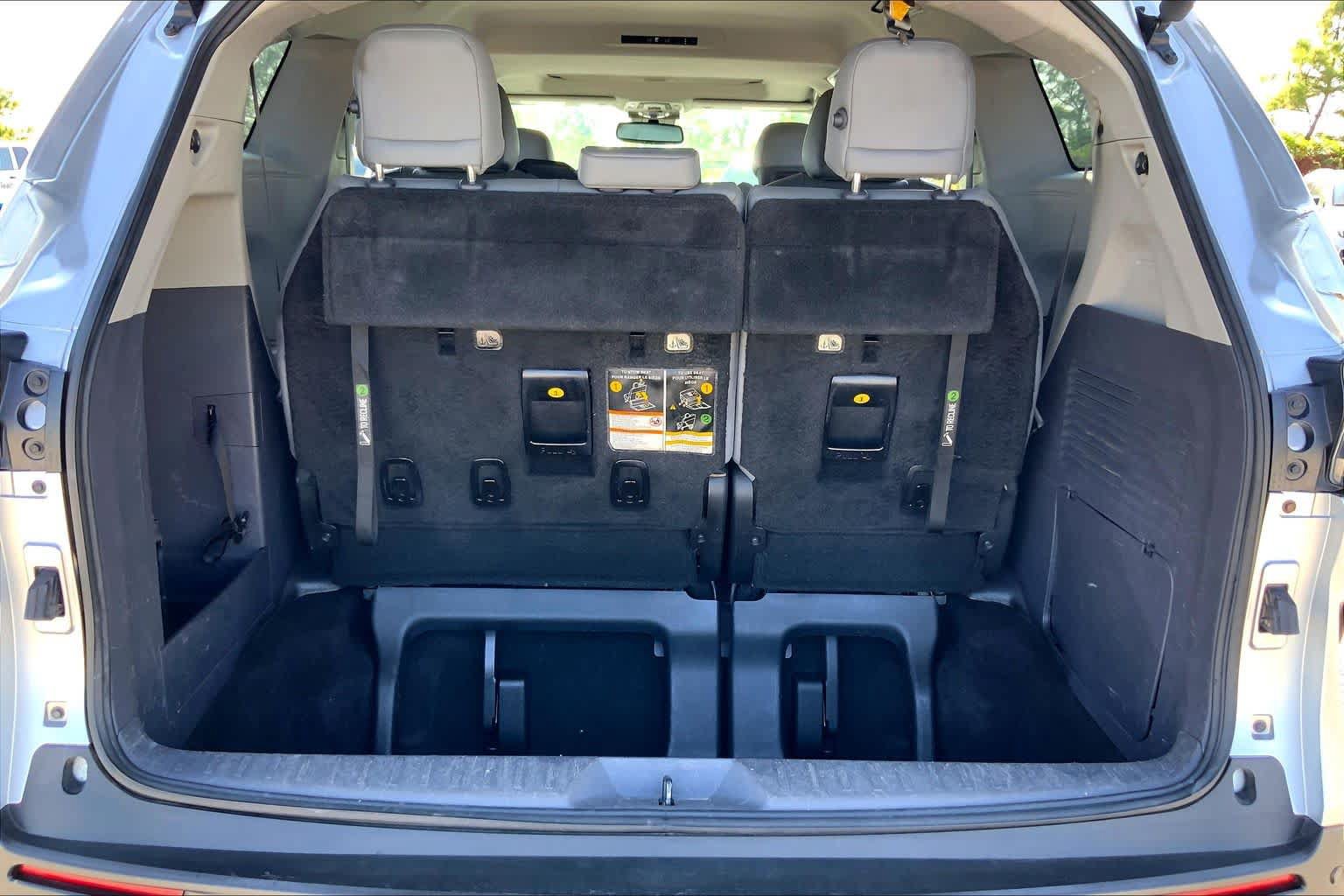 Used 2022 Toyota Sienna XLE FWD image 34