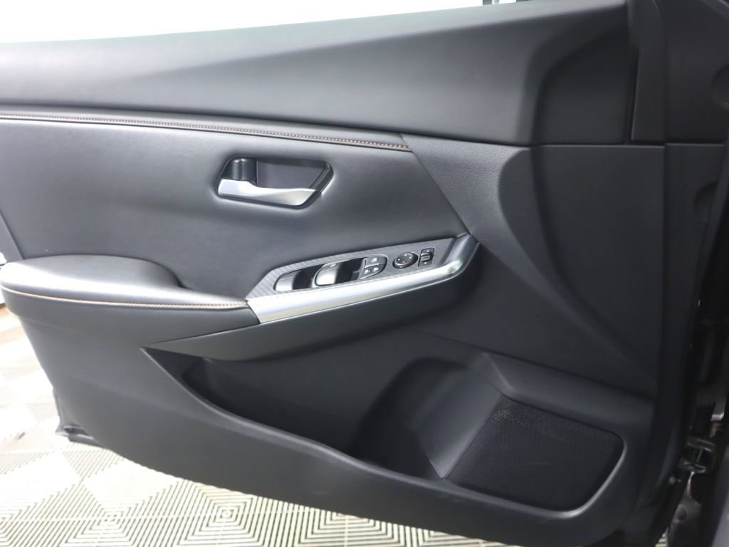 Used 2023 Nissan Sentra SR w/ Trunk Package image 15