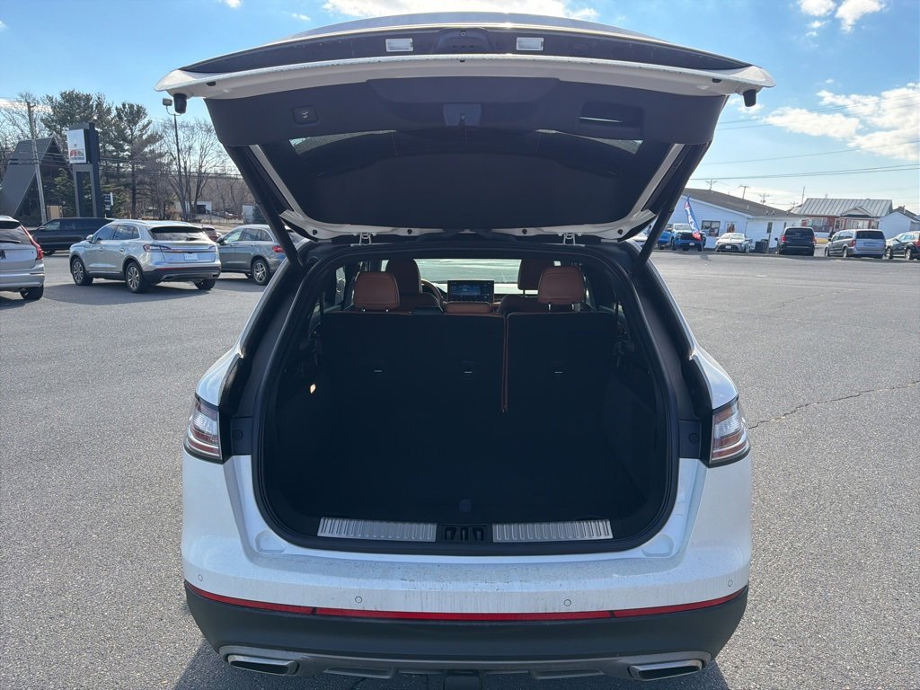 Certified 2022 Lincoln Nautilus Black Label w/ Class II Trailer Tow Package image 16