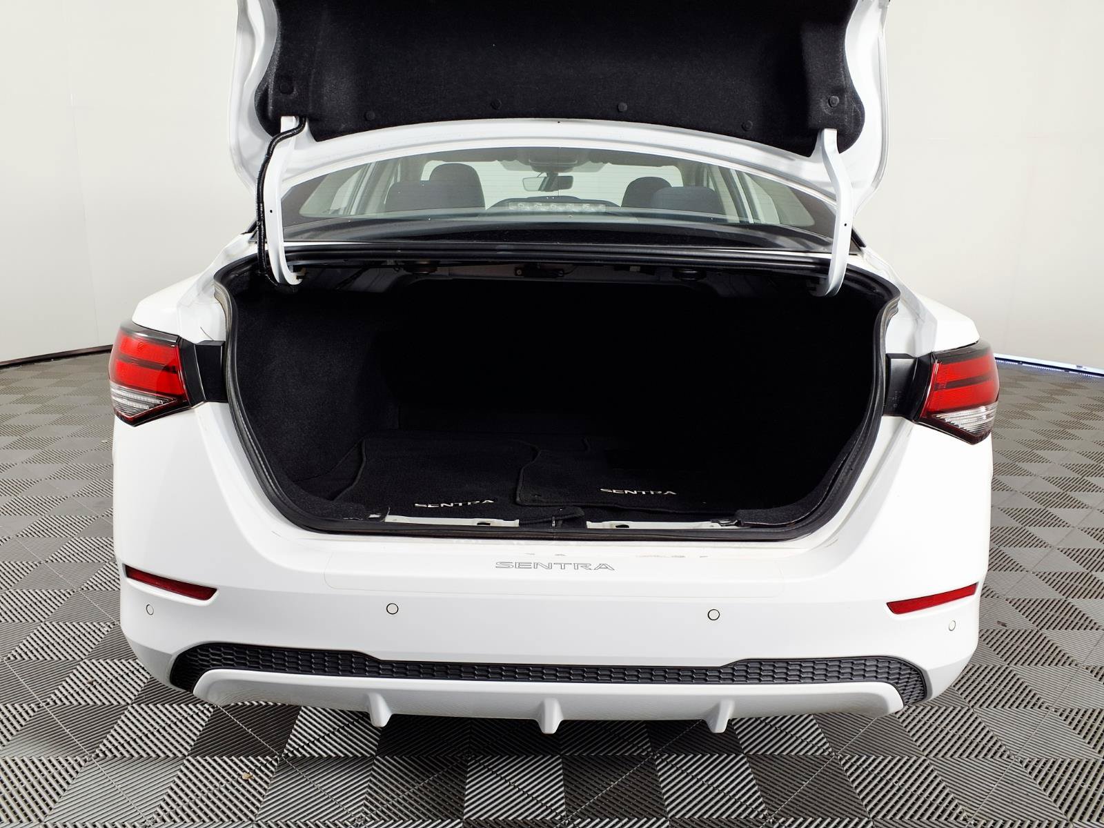 Used 2022 Nissan Sentra S w/ Electronics Package FWD image 8