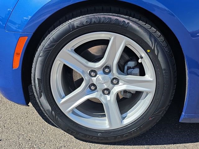 Used 2020 Chevrolet Camaro LT w/ Technology Package image 10