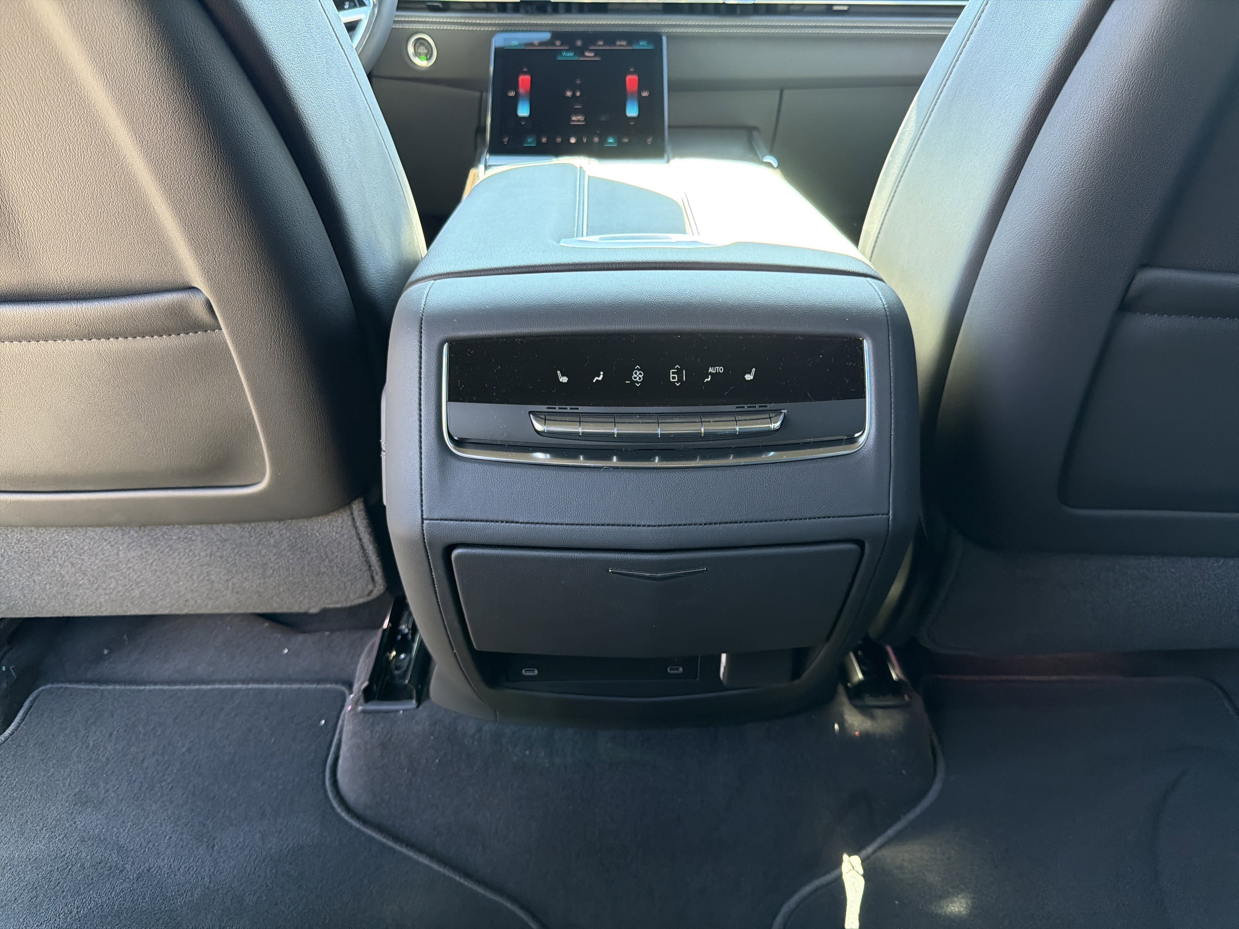 New 2026 Cadillac Escalade Luxury image 27