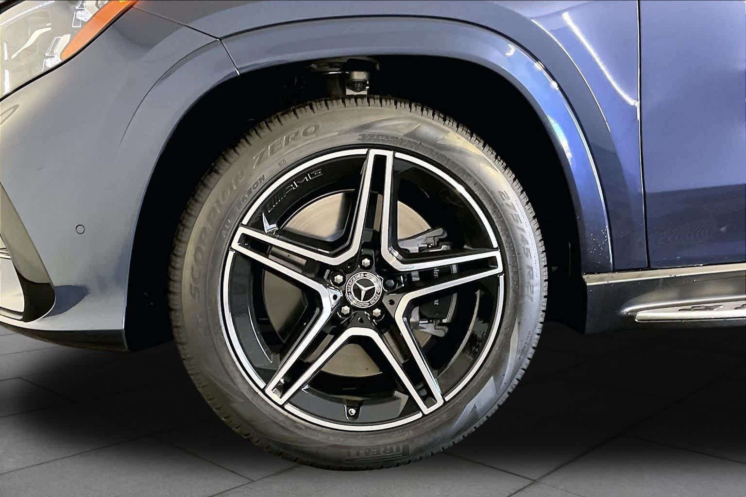 New 2027 Mercedes-Benz GLS 450 4MATIC image 17
