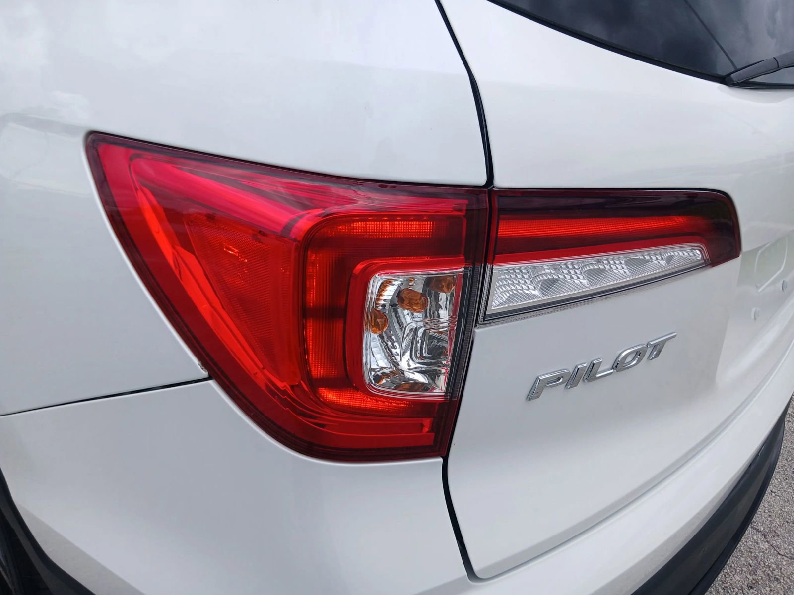 Used 2022 Honda Pilot Black Edition image 43