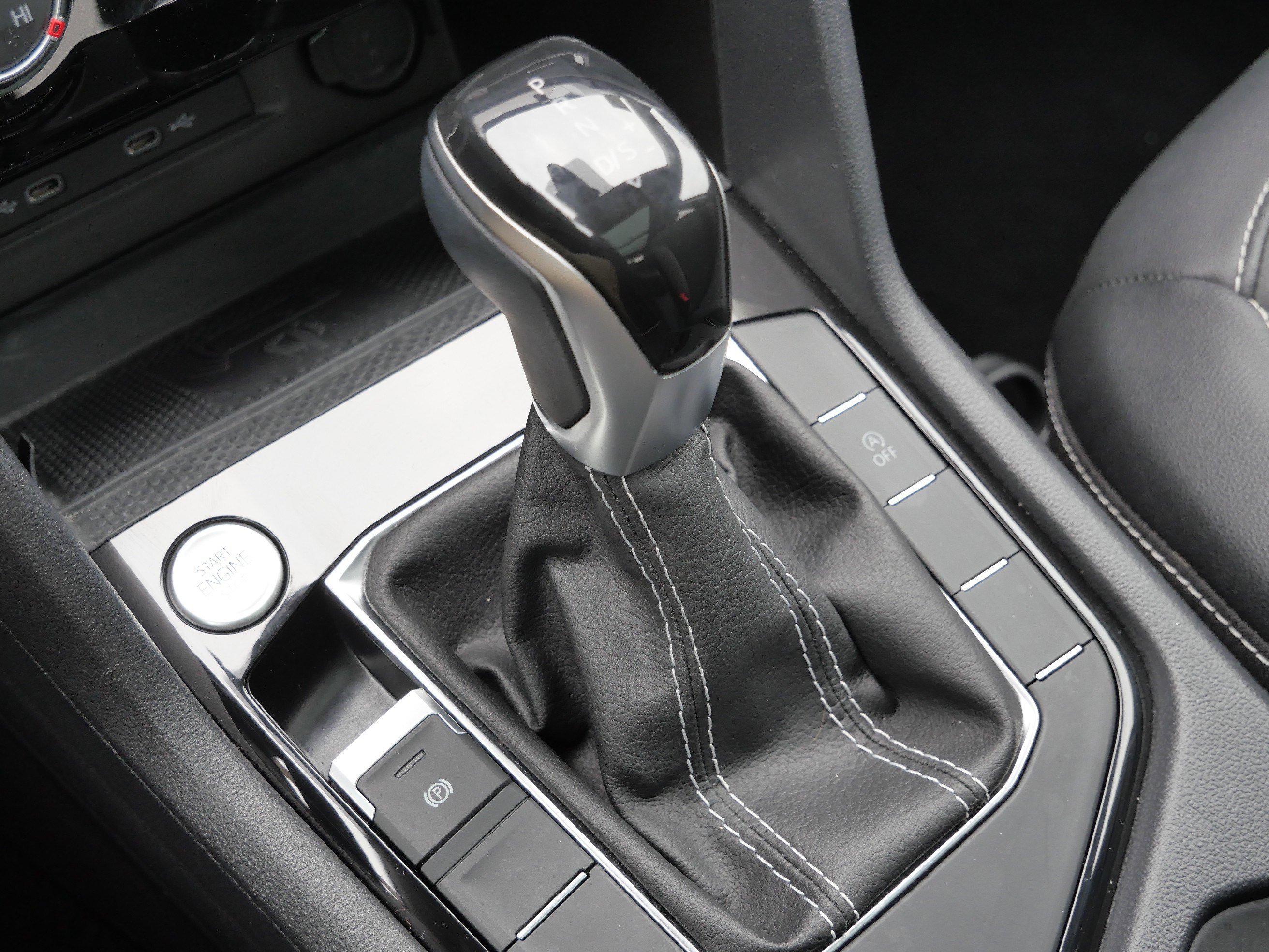 Certified 2023 Volkswagen Taos SE w/ Panoramic Sunroof Package image 25