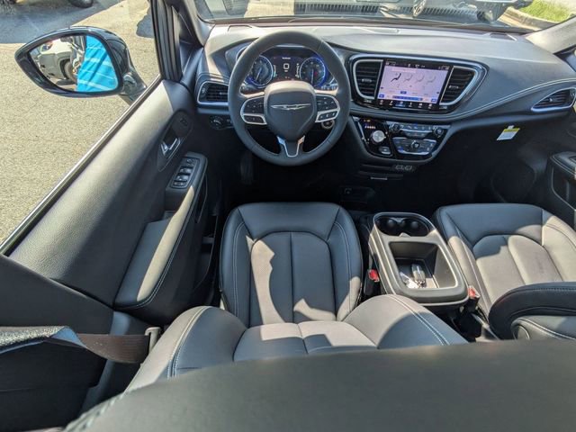 New 2025 Chrysler Pacifica Select image 28
