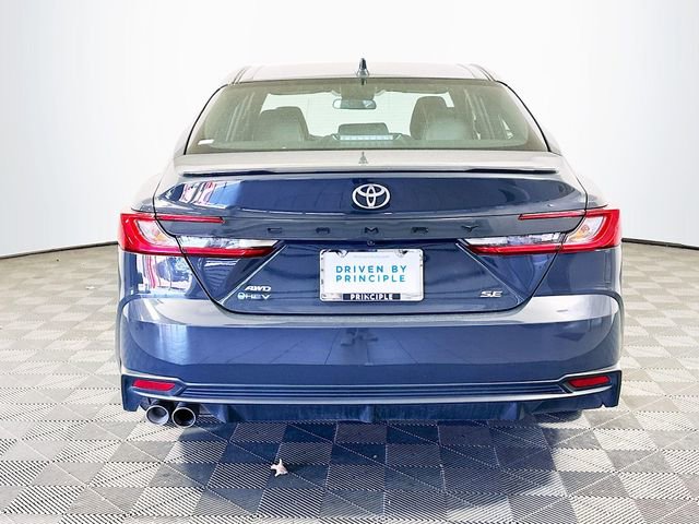 Used 2025 Toyota Camry SE image 7
