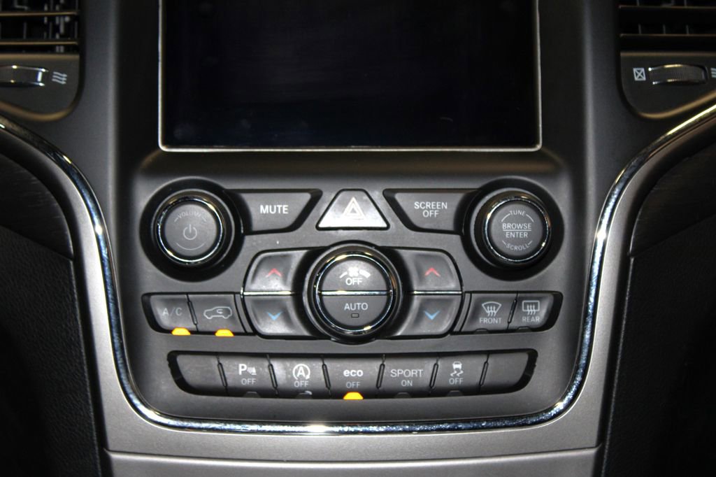 Used 2018 Jeep Grand Cherokee Altitude image 20