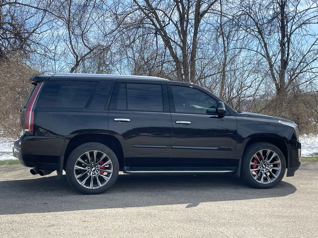 Certified 2020 Cadillac Escalade Luxury w/ Escalade Sport Edition image 6