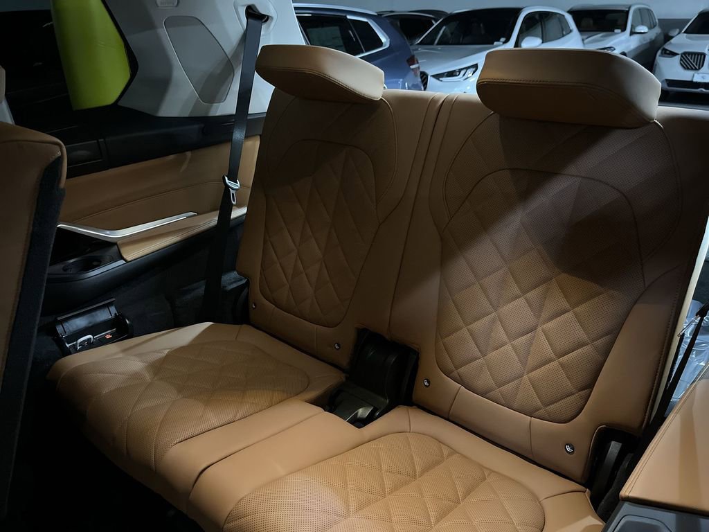 New 2026 BMW X7 xDrive40i image 24