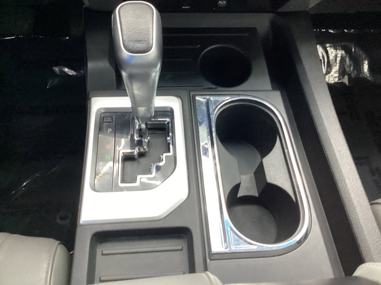 Used 2015 Toyota Tundra Limited w/ Limited Premium Package image 36