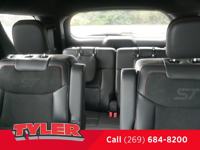 Used 2025 Ford Explorer ST AWD/4WD image 41