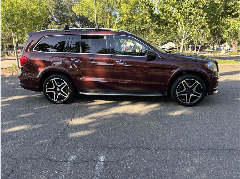 Used 2013 Mercedes-Benz GL 550 4MATIC image 5