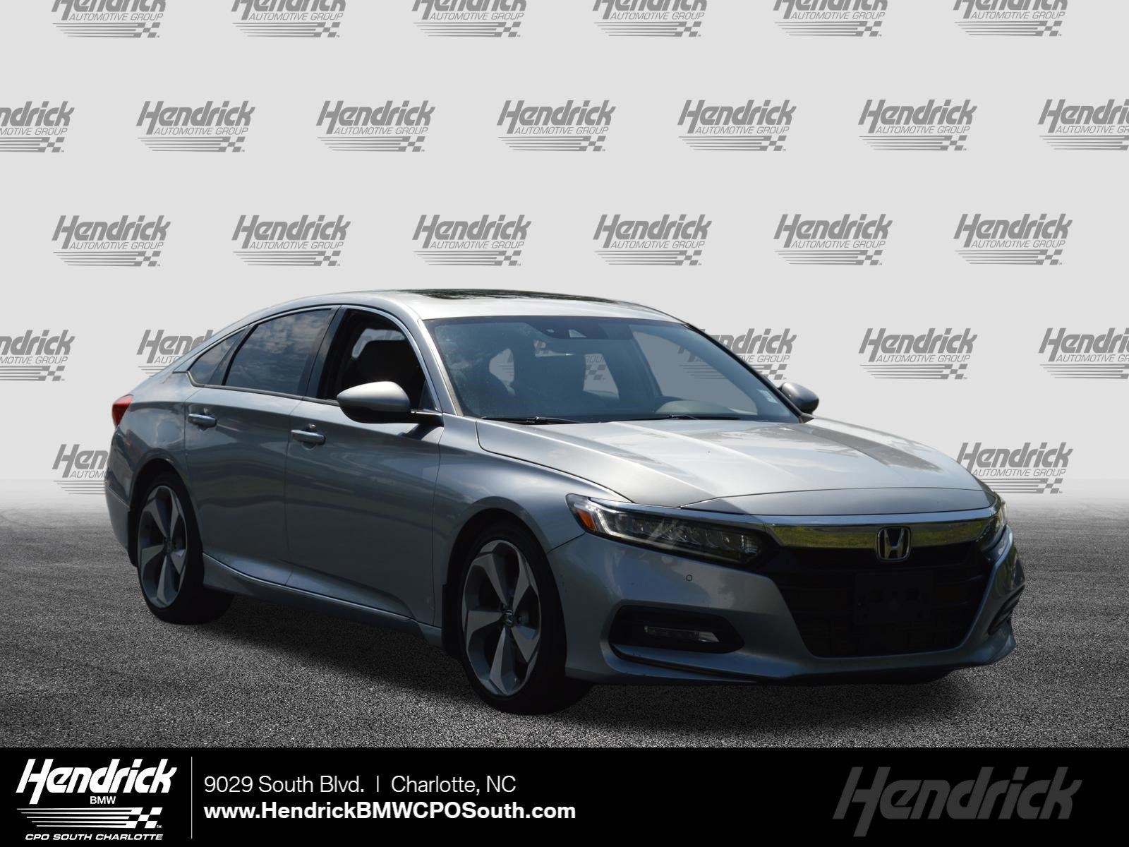 Used 2018 Honda Accord Touring image 1