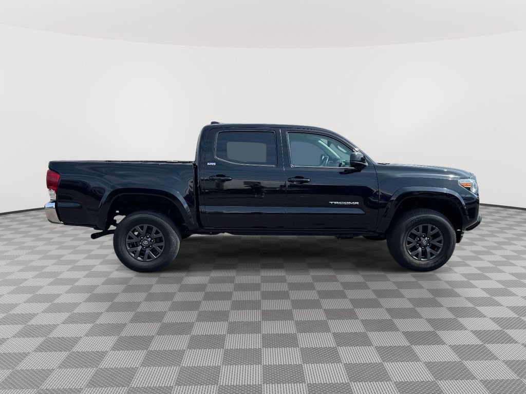 Used 2022 Toyota Tacoma SR5 AWD/4WD image 8