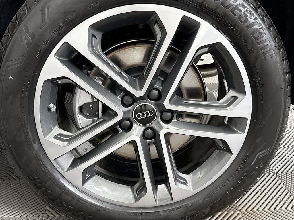 Used 2025 Audi Q5 Premium Plus w/ Premium Plus AWD/4WD image 31