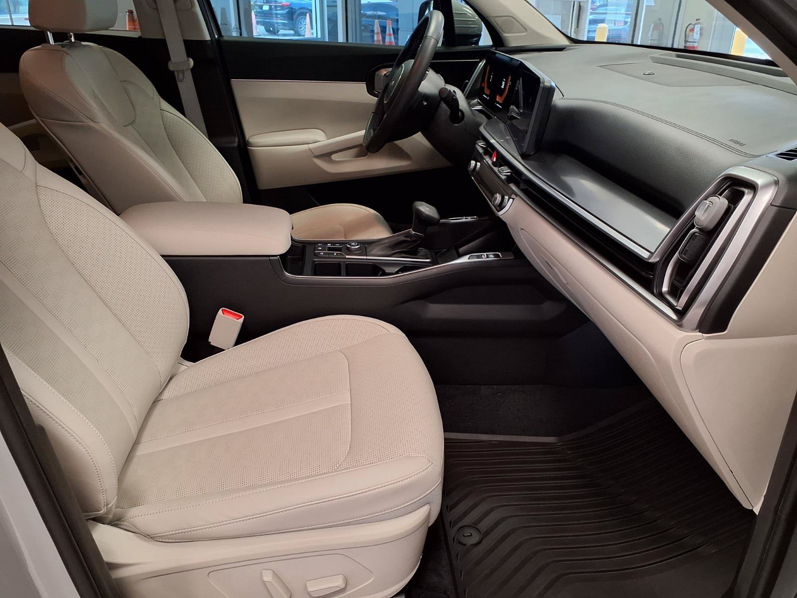 Used 2025 Kia Sorento EX FWD image 10
