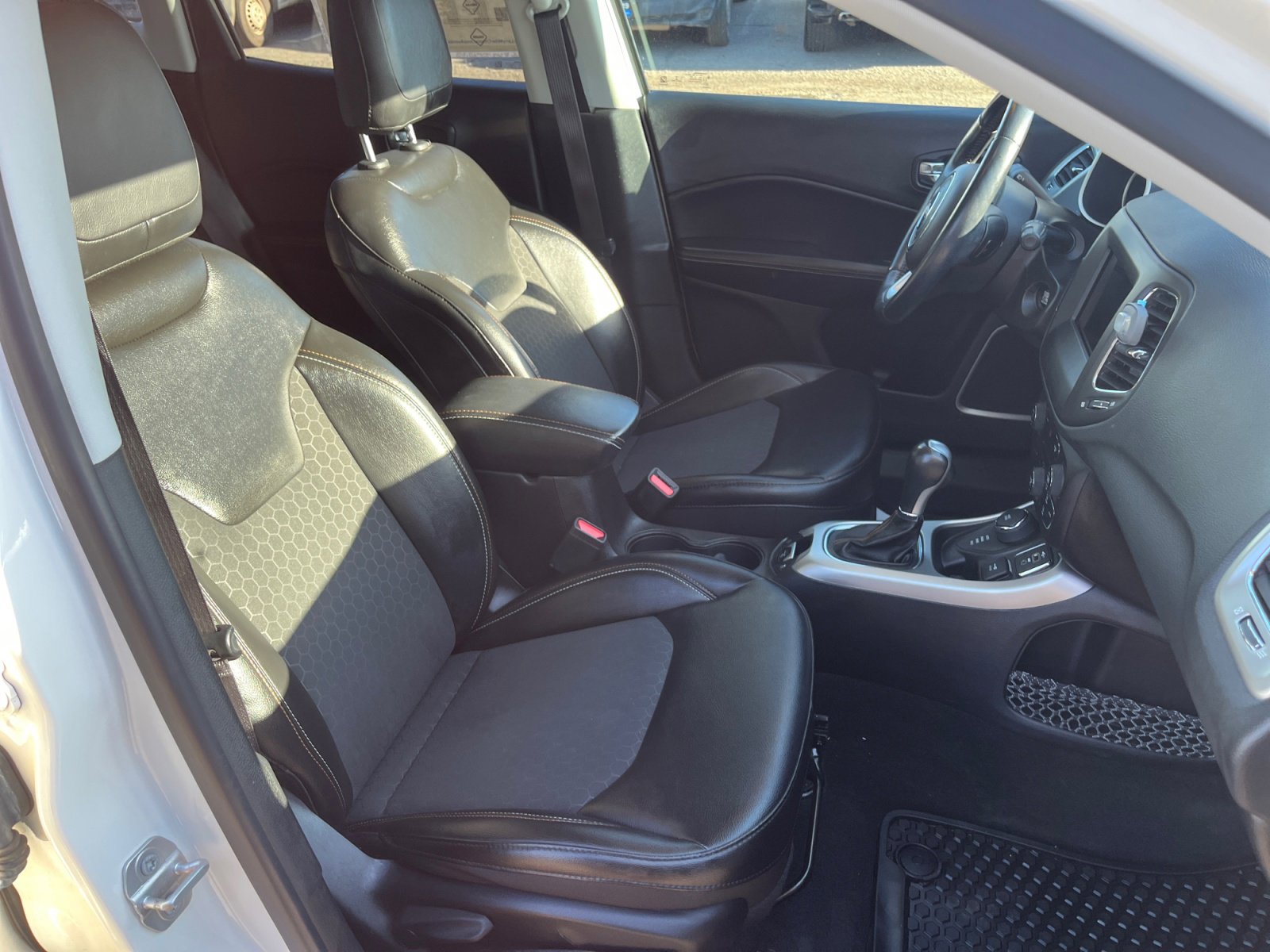 Used 2019 Jeep Compass Latitude w/ Popular Equipment Group AWD/4WD image 28