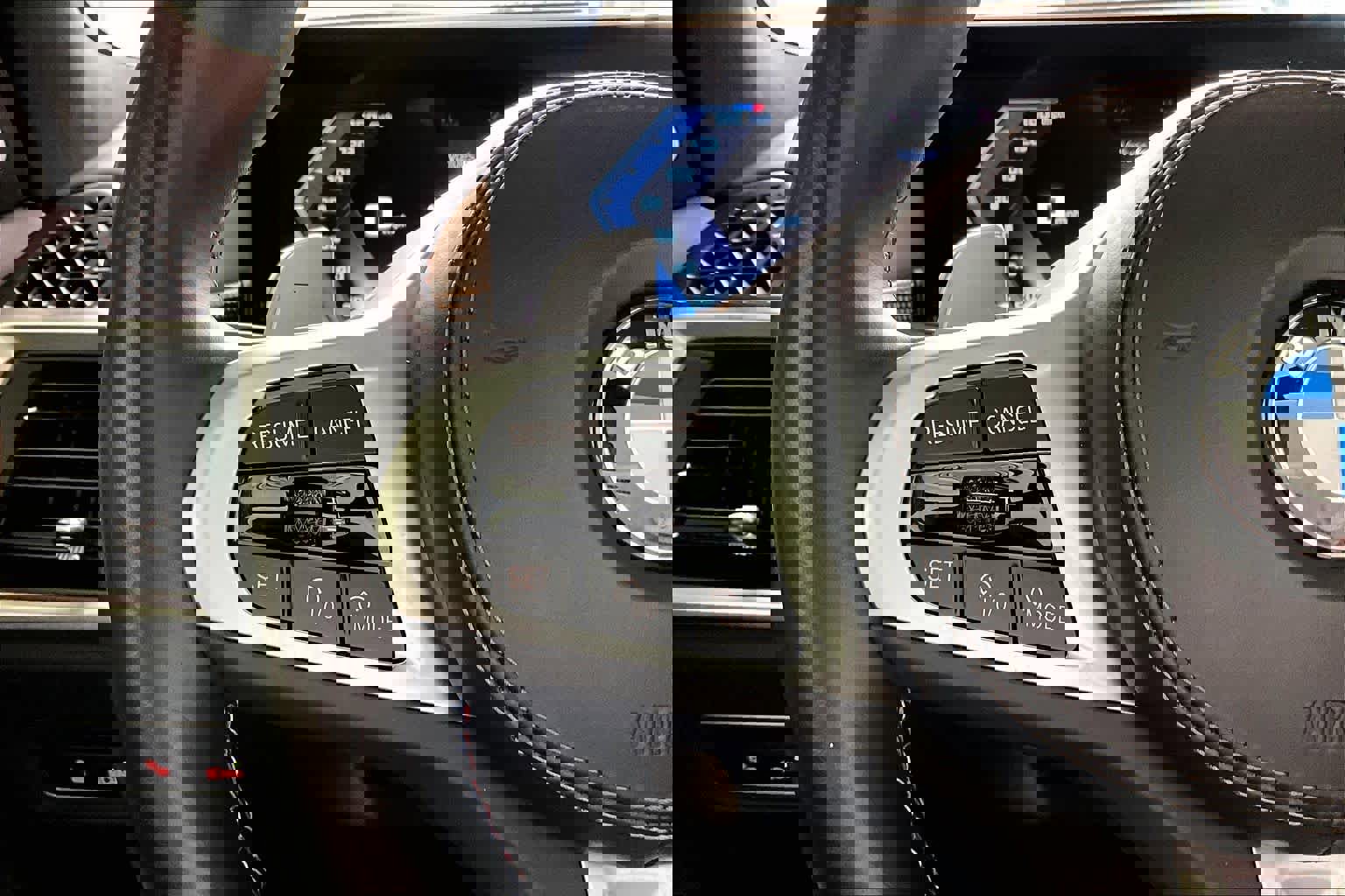 Used 2025 BMW X7 M60i image 24