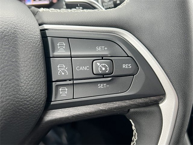 Certified 2023 Jeep Grand Cherokee L Limited image 25